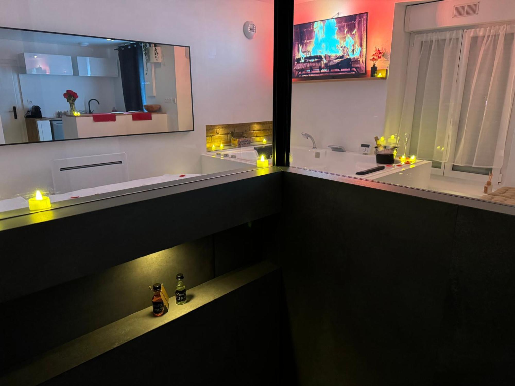 O Romeo - Suite Privee Fougeres Bagian luar foto
