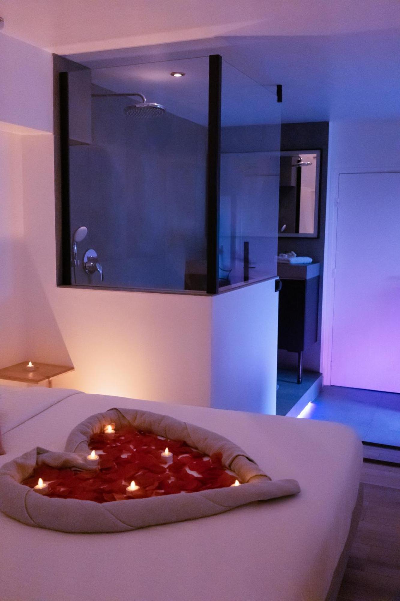 O Romeo - Suite Privee Fougeres Bagian luar foto